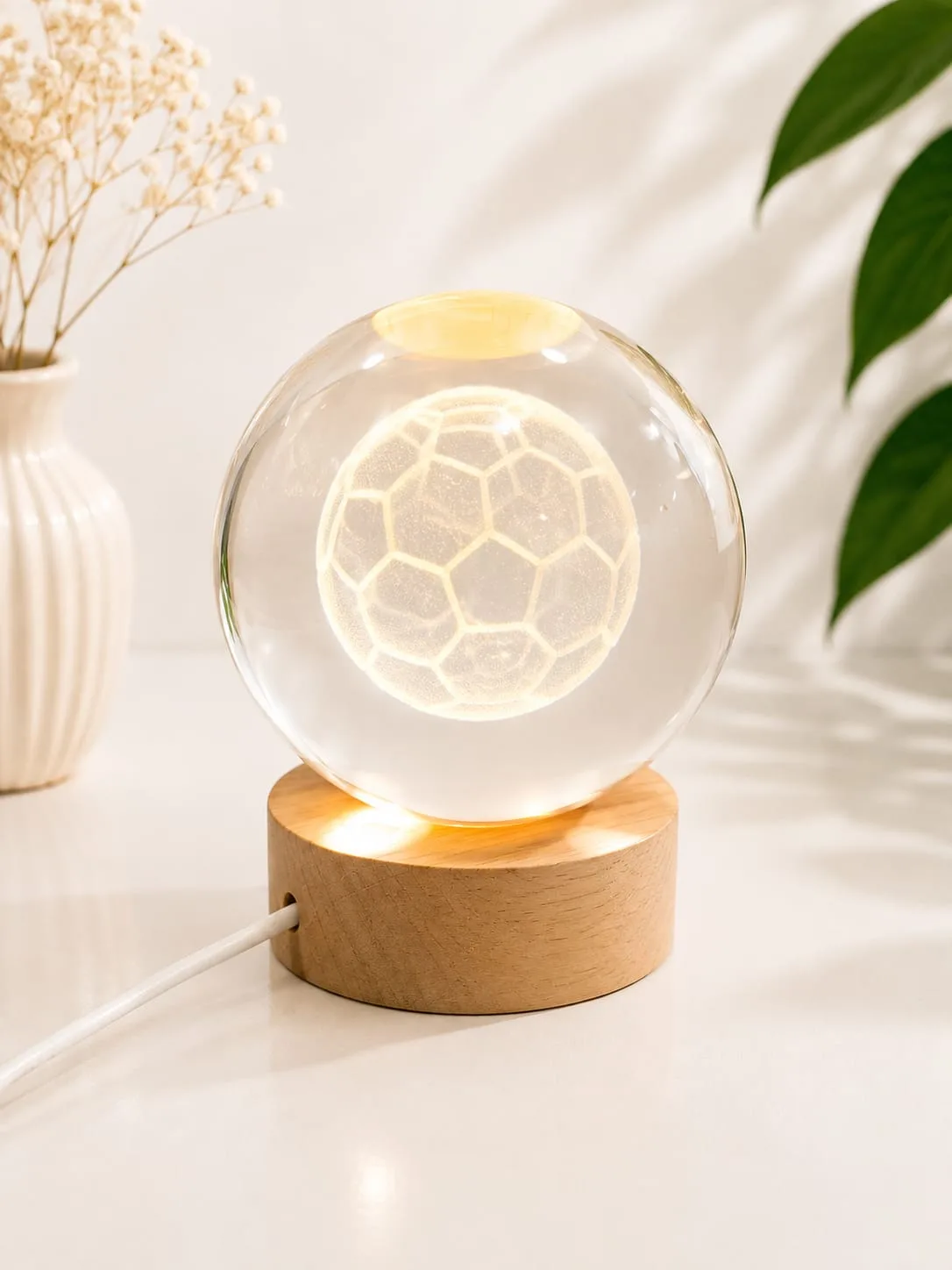 Lampara de Mesa Bola de Cristal Balon Futbol con Base de Madera