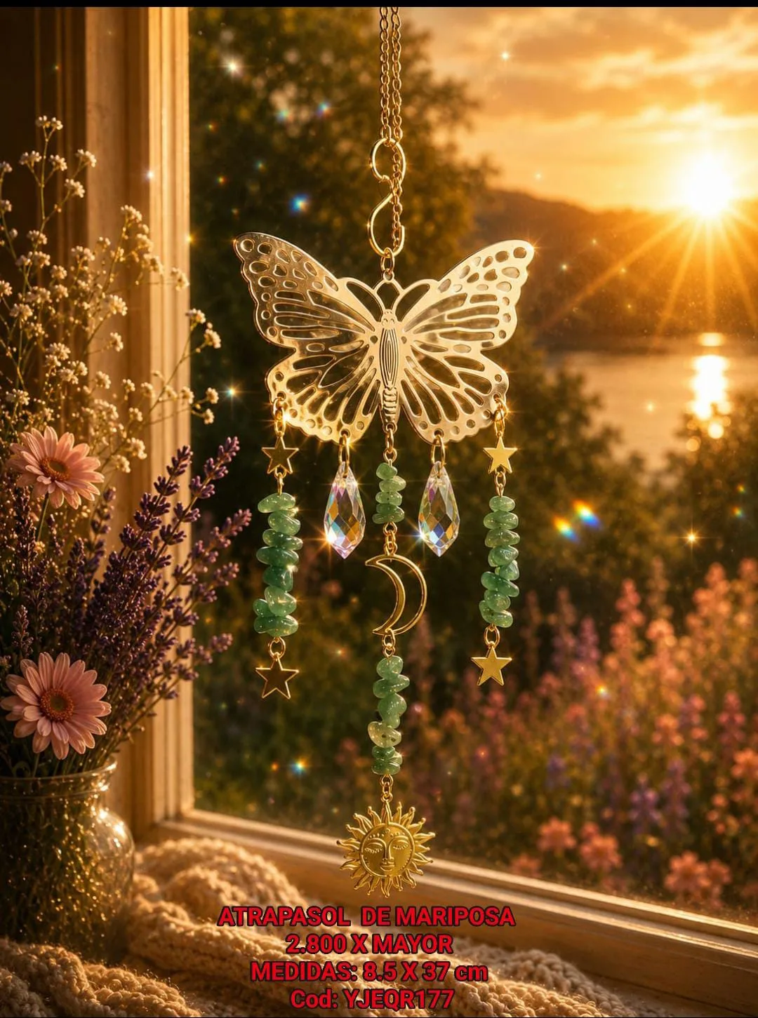 Atrapasoles Mariposa Dorada Calada con Piedras Chips de Cuarzo Verde, Sol y Luna