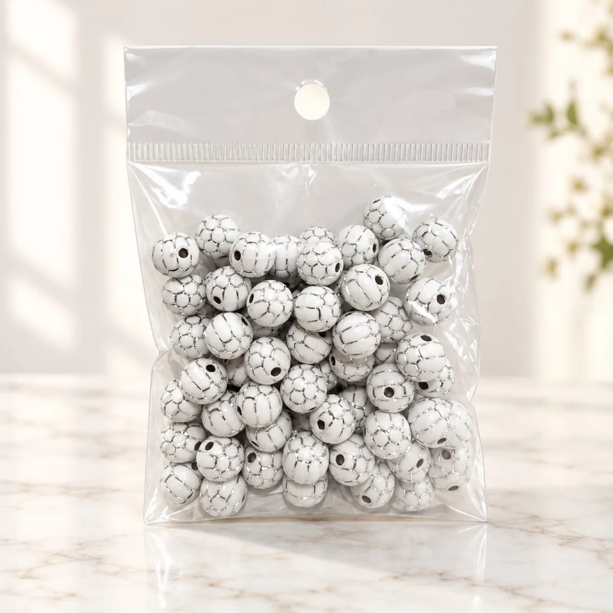 Cuentas Acrílicas con Diseño Balón Blanco 10 mm