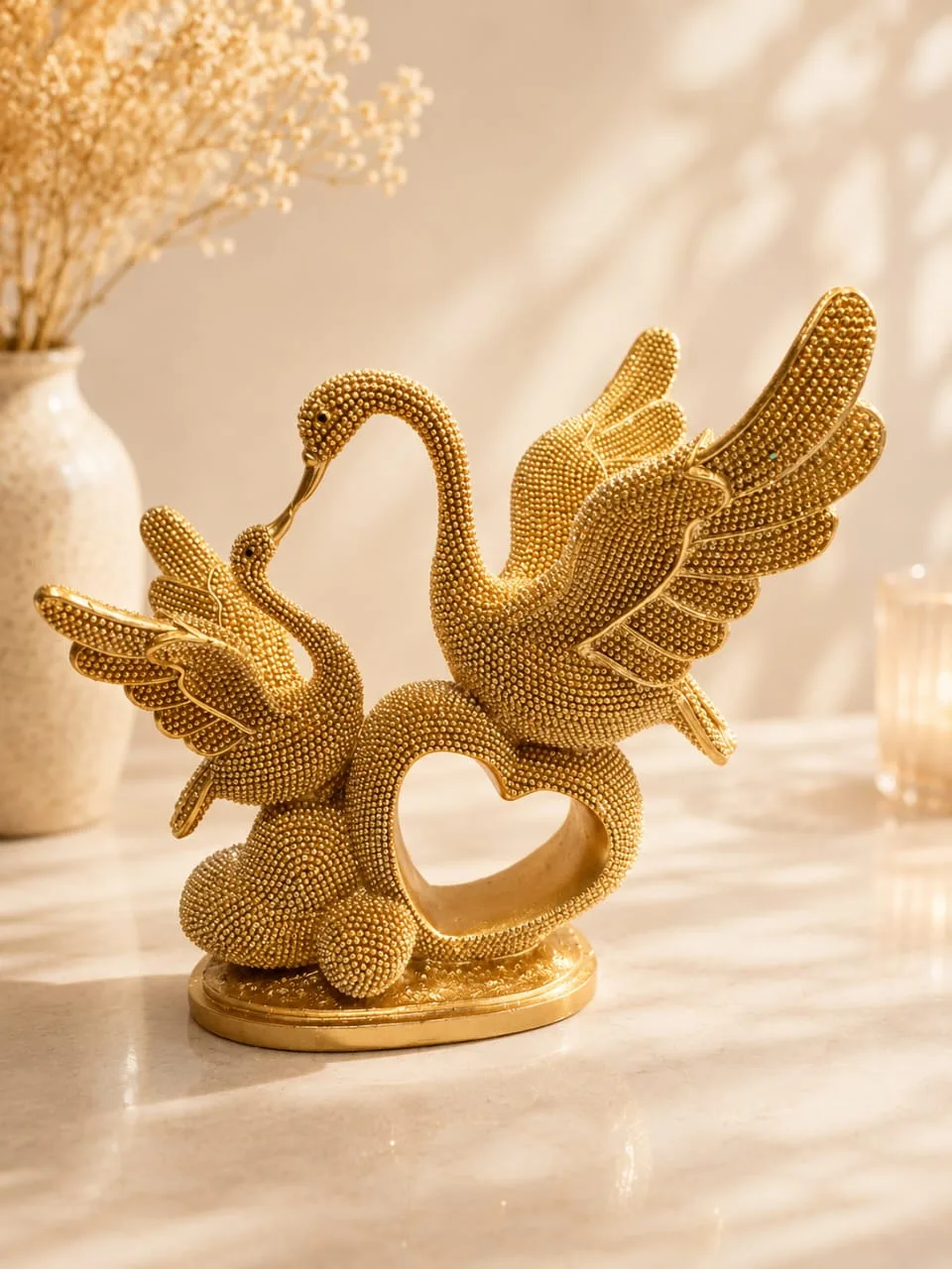 Pareja de Cisnes con Corazón