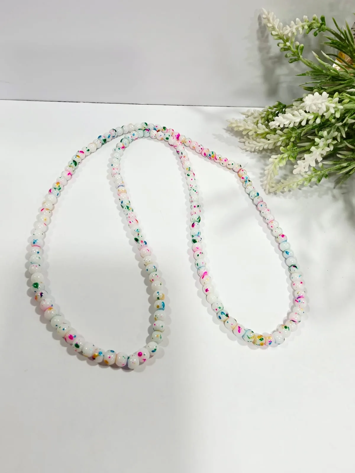 Cuentas de Vidrio Jaspeado Blanco con Salpicado Multicolor 6mm