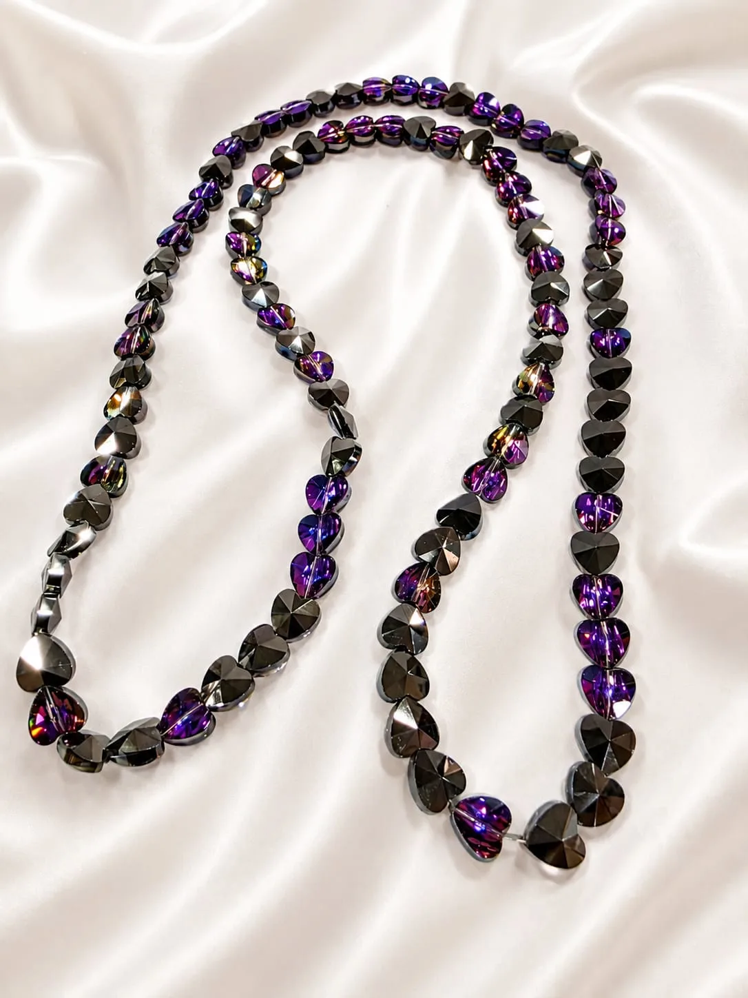 Cuentas de Vidrio Forma de Corazón Negro y Morado