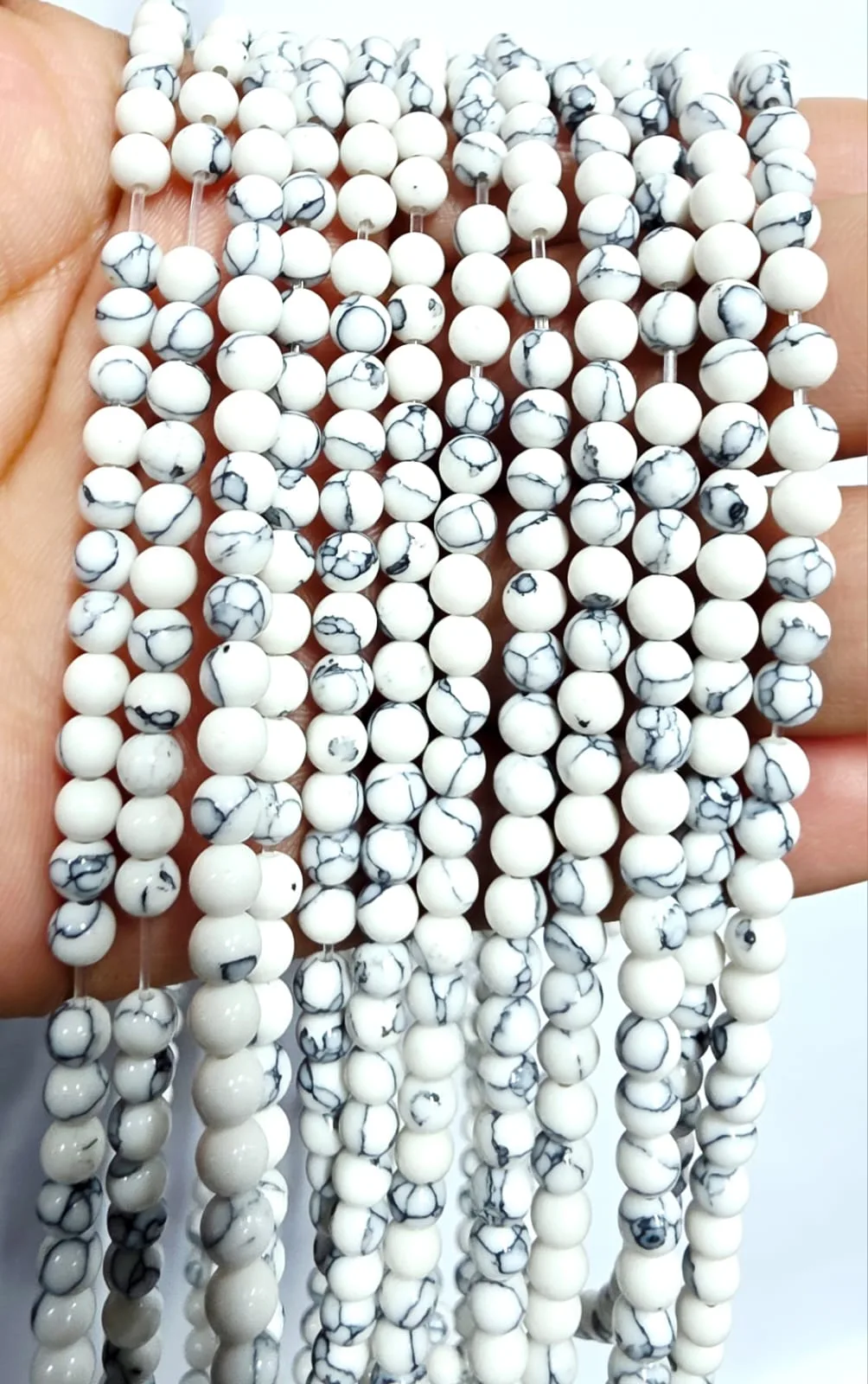 Tira de piedras de Howlita Blanca N°4