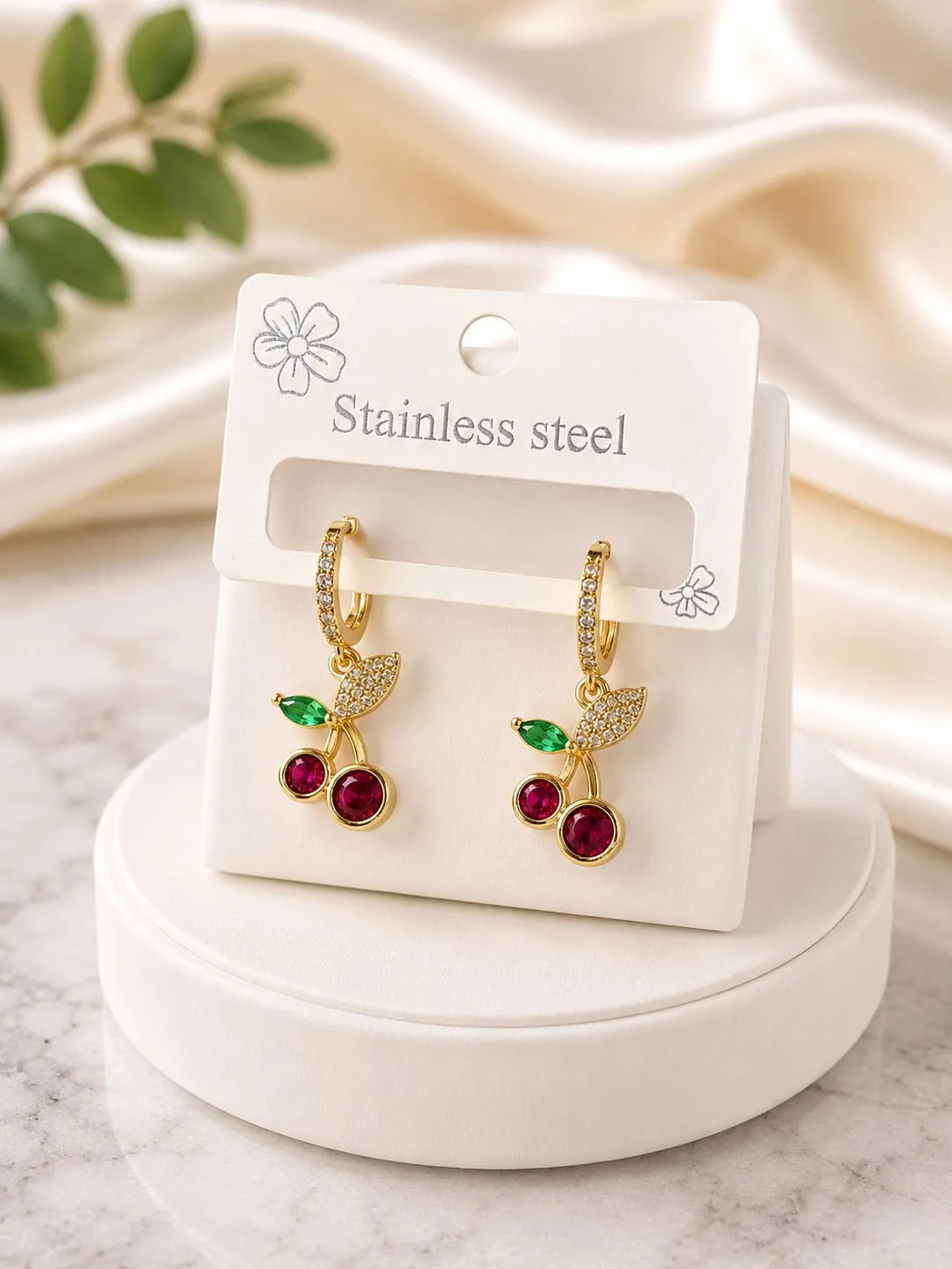 Aros de Acero - Cereza en Forma de Corazón con Piedras Rojas Engarzadas