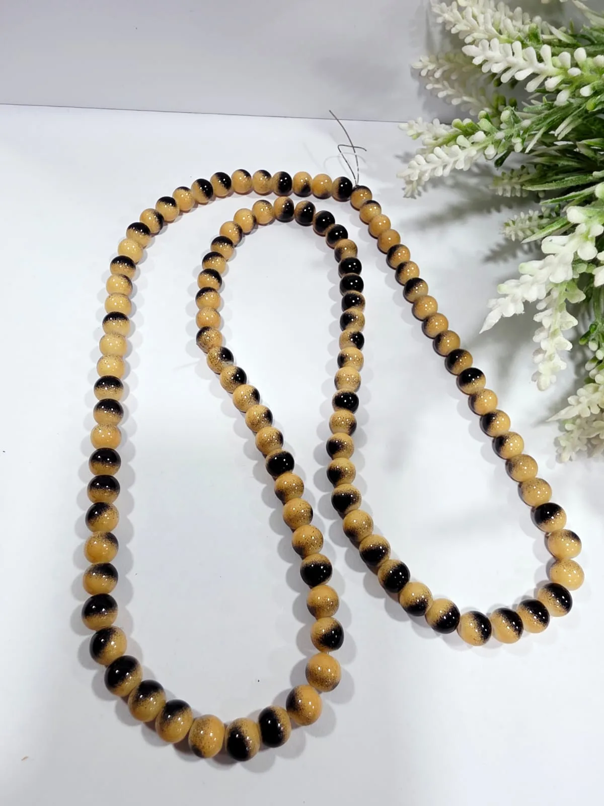 Cuentas de Vidrio Bicolor 8mm Beige Negra