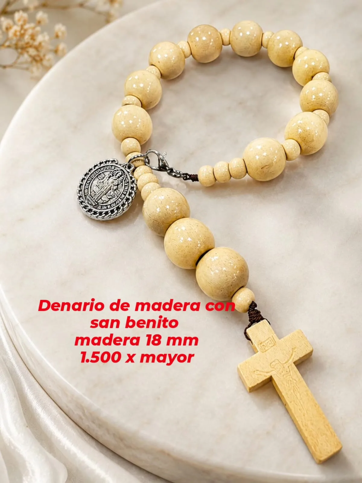 Denario de madera con san benito