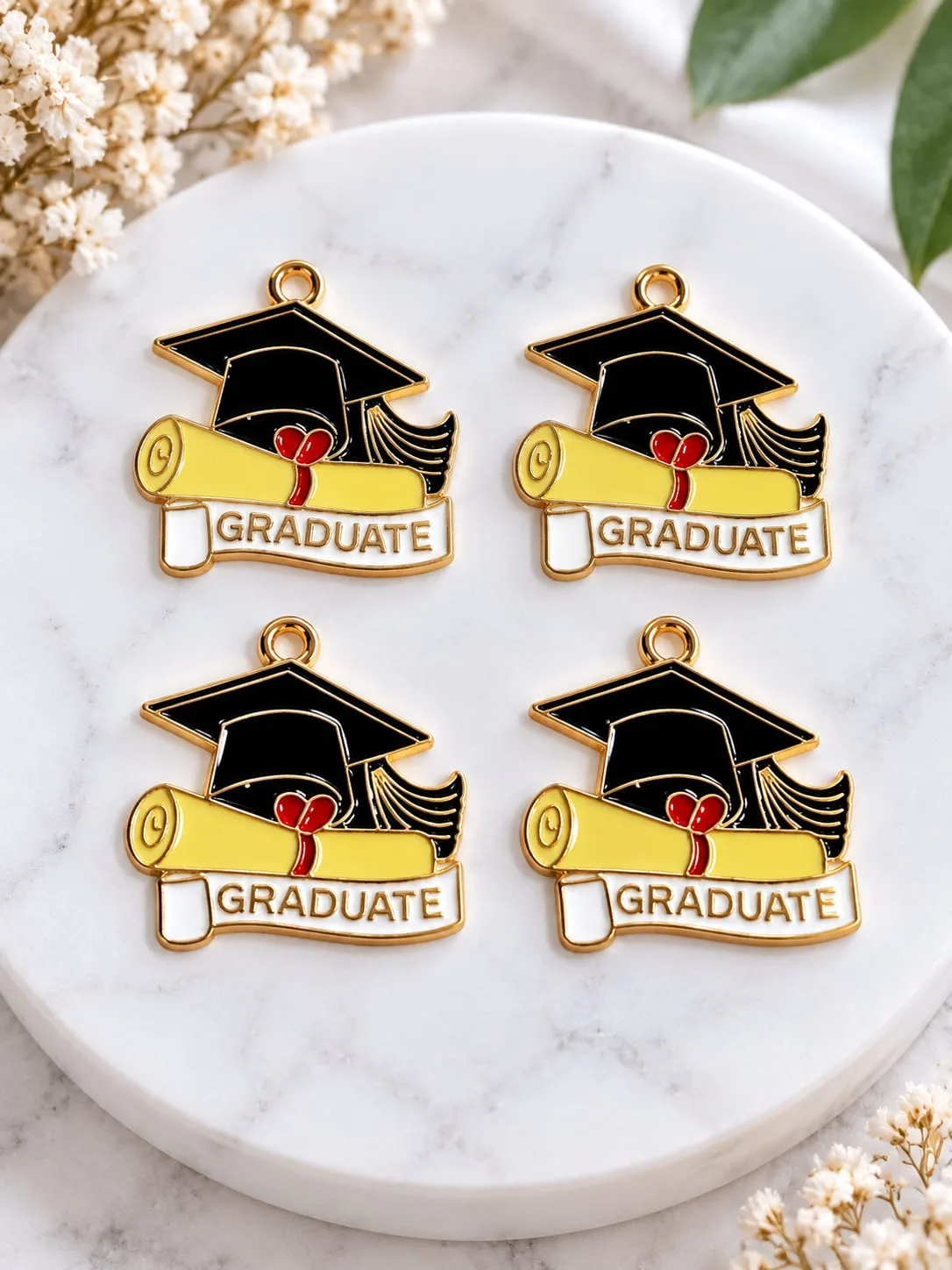 Dijes de Birrete Graduación Graduate con Diploma Amarillo