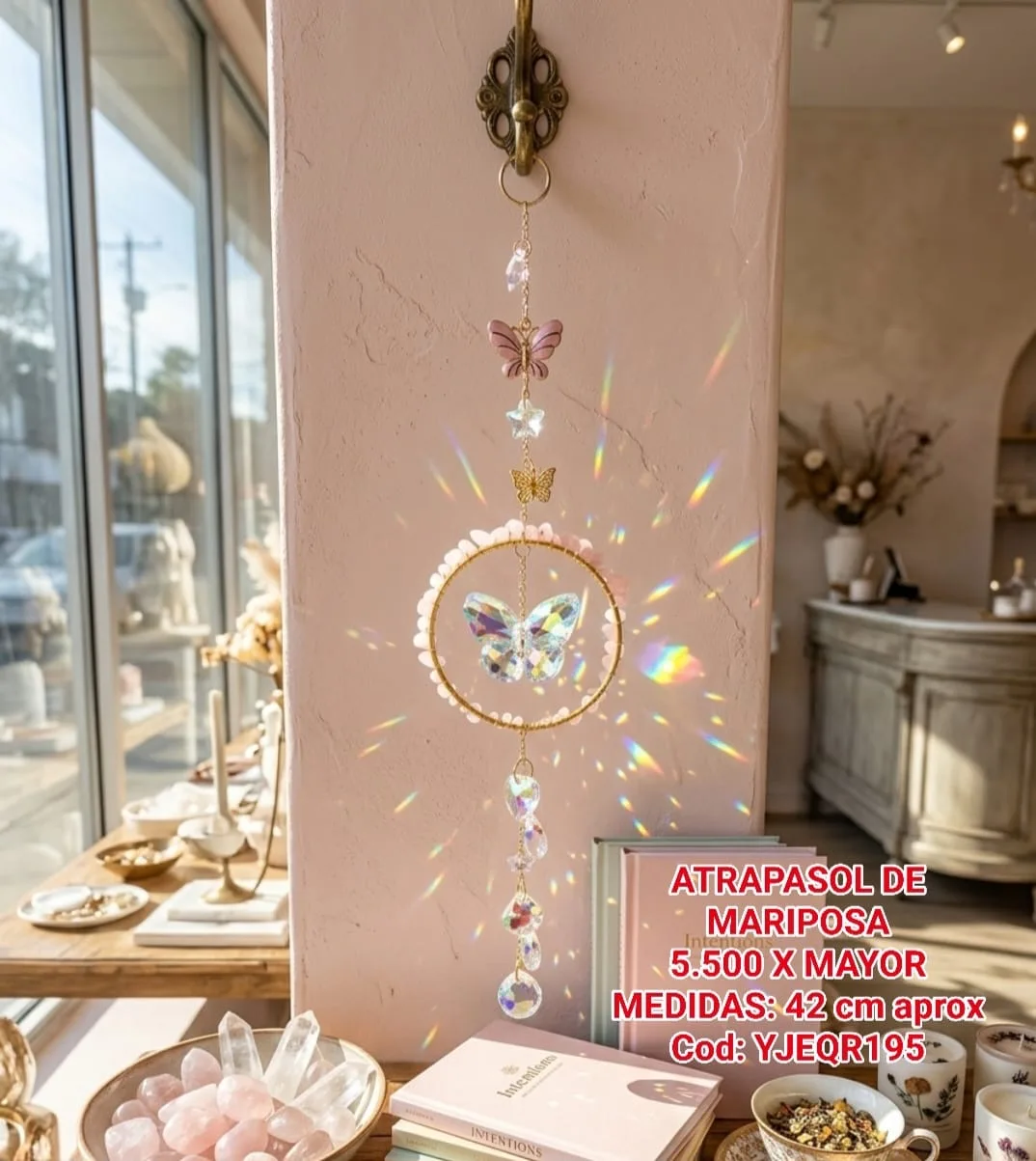 Atrapasoles Aro de Cuarzo Rosa con Mariposa de Cristal Iridiscente