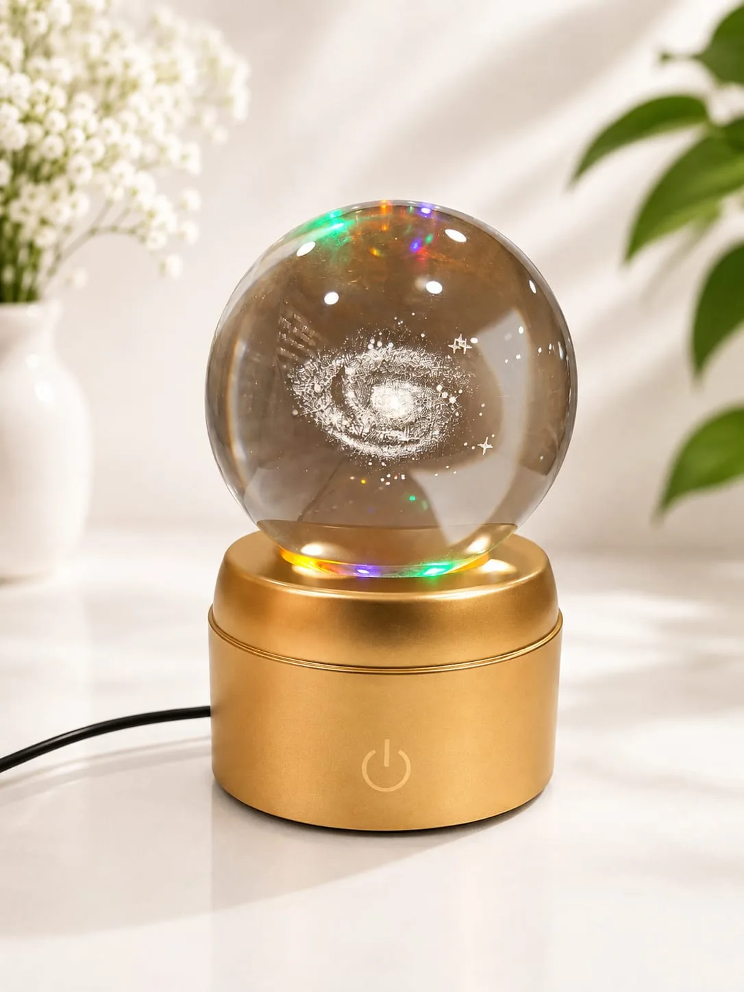 Lampara de Mesa Bola de Cristal Giratorio Galaxia con Base Dorada