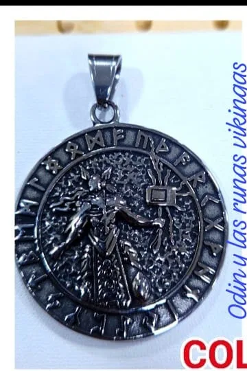 Colgante de Acero - Odin y las runas vikingas