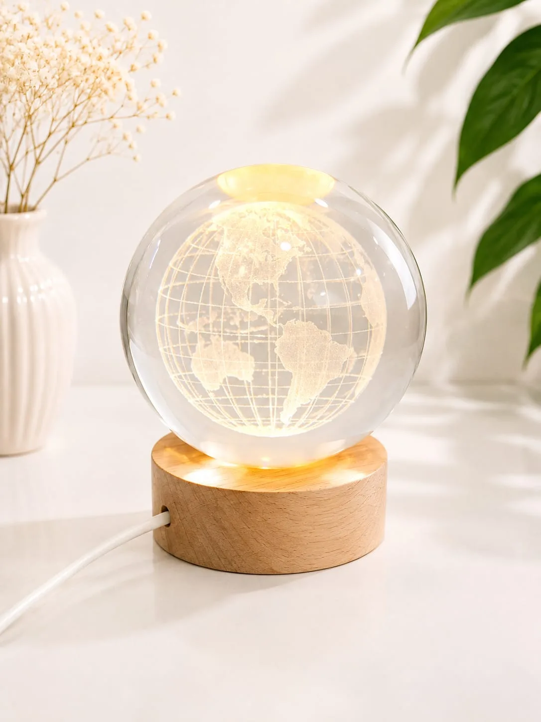 Lampara de Mesa Bola de Cristal Tierra con Base de Madera