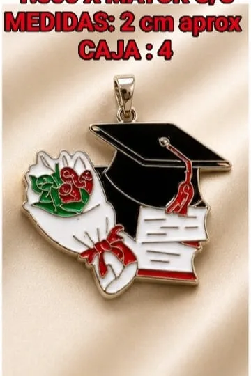 Colgante en Rodio - Diploma de graduacion con ramo de rosas
