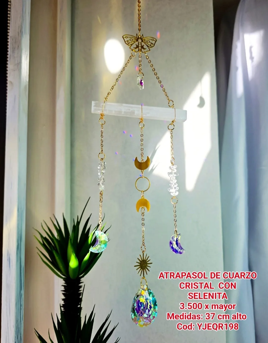 Atrapasoles Celestial Selenita y Cuarzo Cristal con Mariposa y Fases Lunares