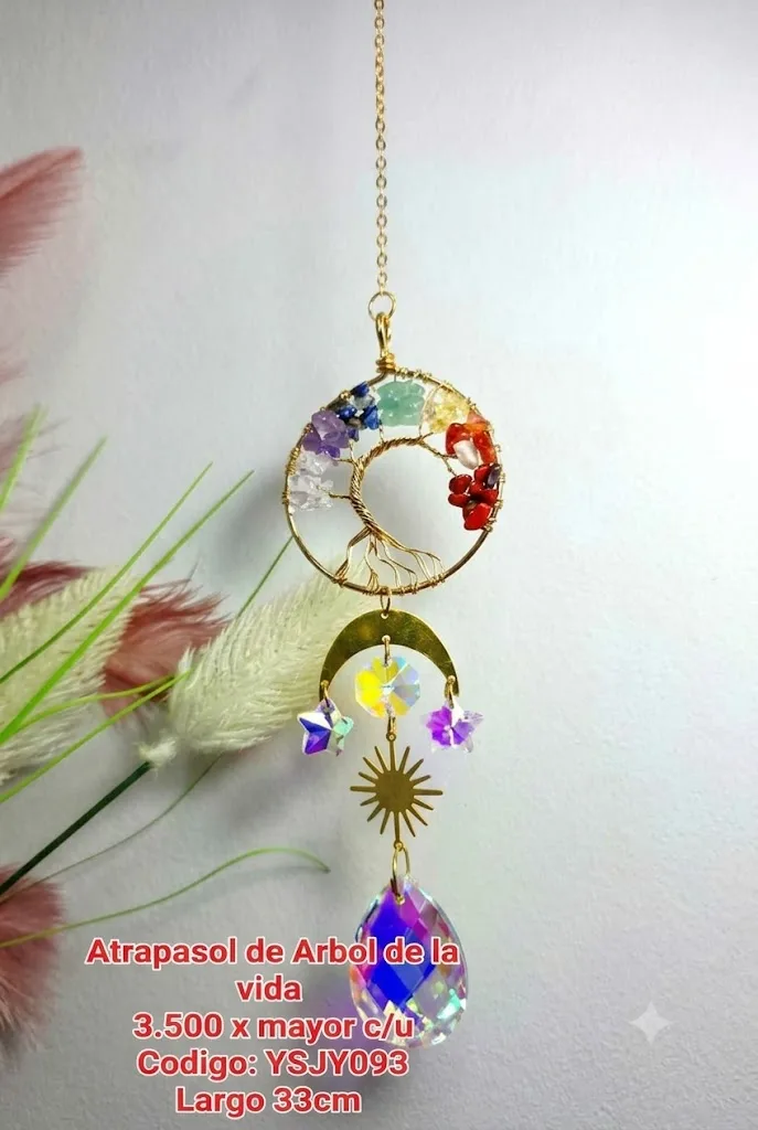Atrapasoles Árbol de la Vida 7 Chakras en Aro Dorado con Medialuna, Estrellas y Lágrima Prismática