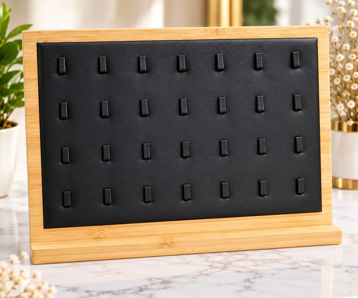 Tablero Exhibidor de Aretes de Cuerina y Bambú (Negro)