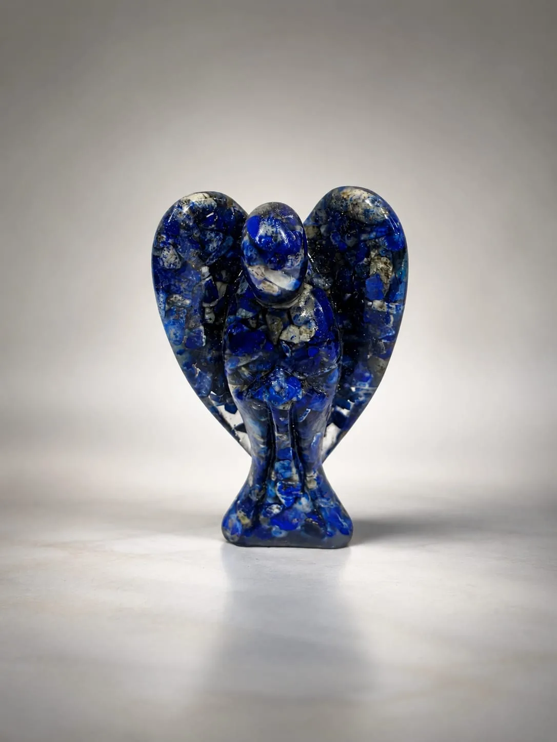 Ángel Hecho con Resina y Piedra Molida, Color Azul (Lapislázuli)