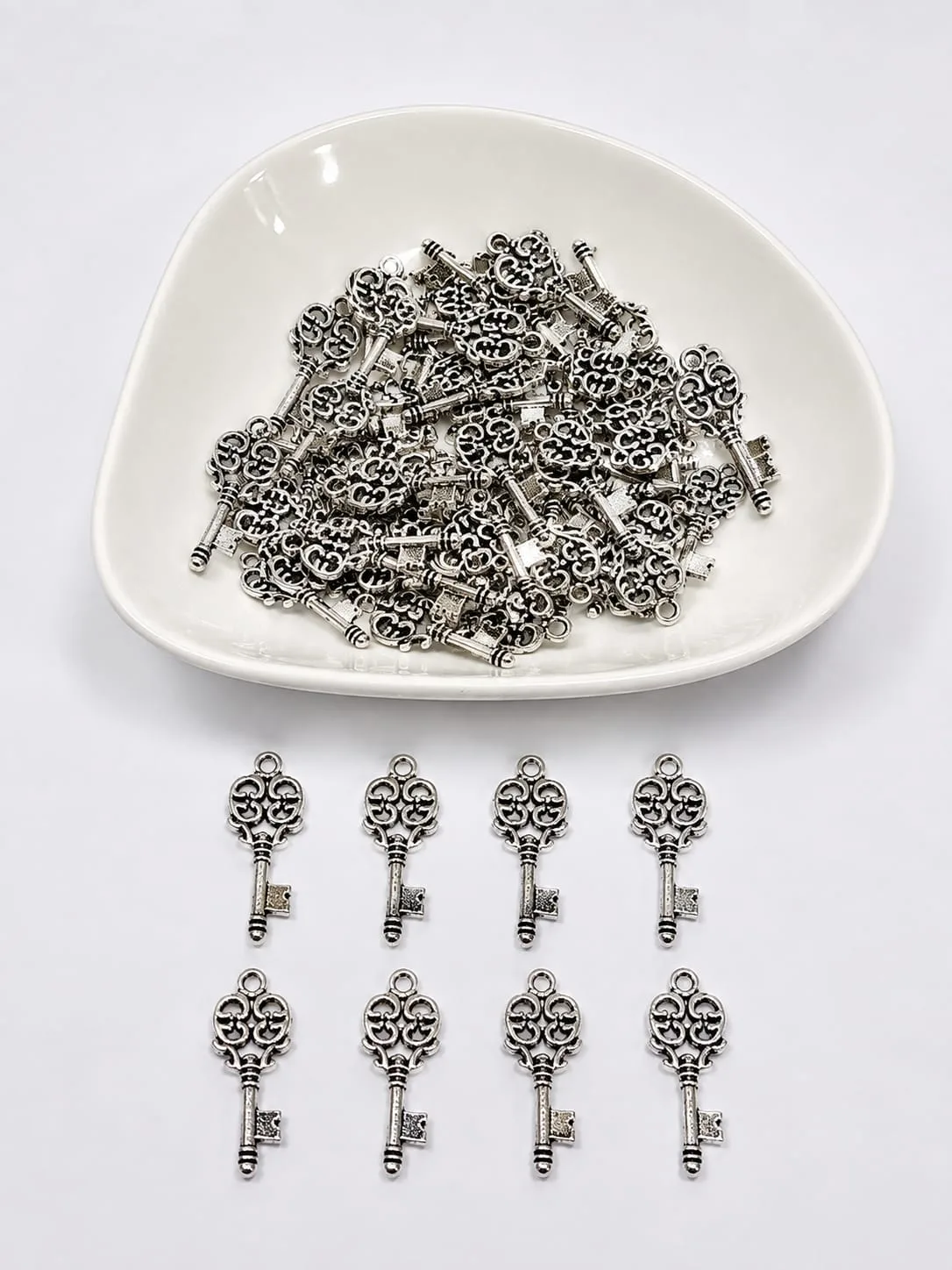 Dije de Peltre - Llave Ornamentada