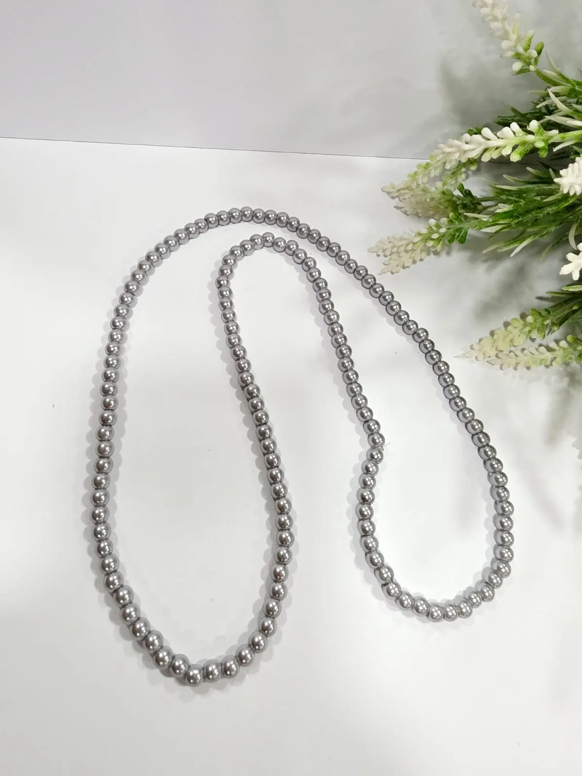 Collar de Perlas de Vidrio Plateado 6mm