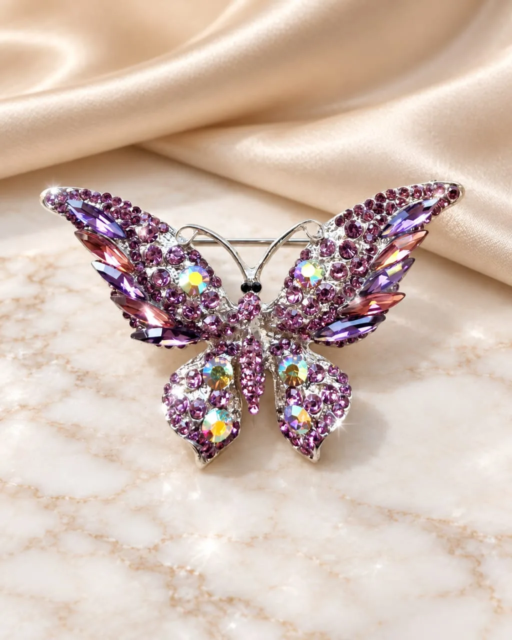 Prendedor de Mariposa con Strass Morado