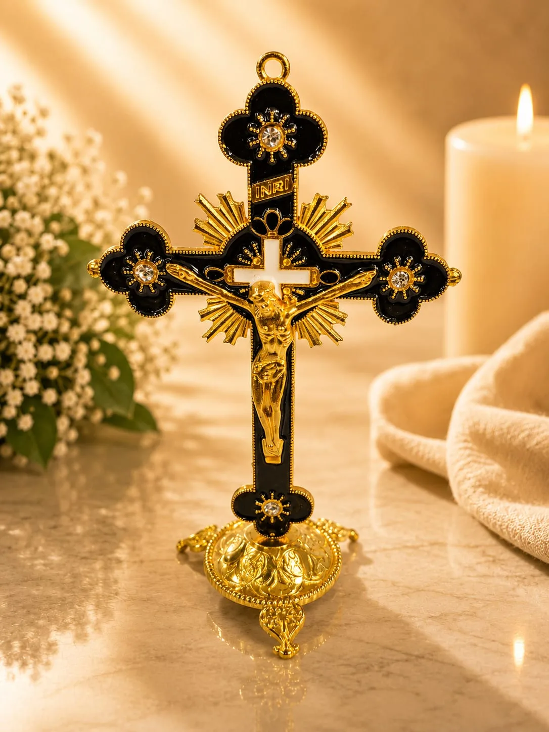Crucifijo Católico de Pie Dorado