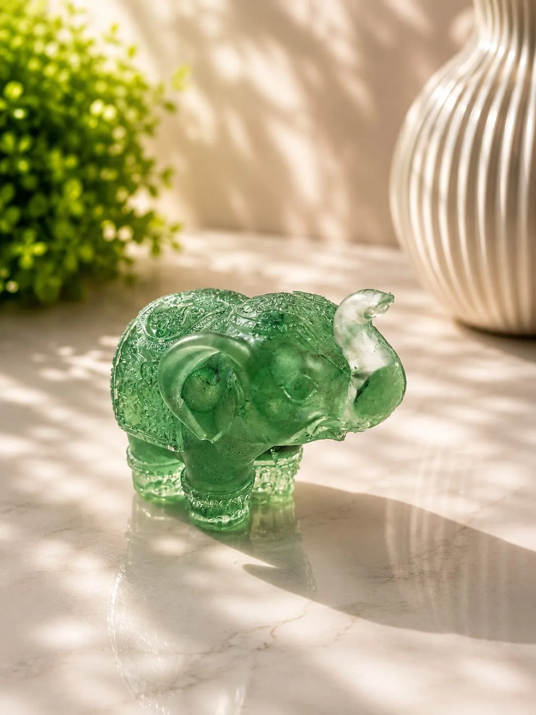 Elefante de Resina con Cuarzo Molido - Verde