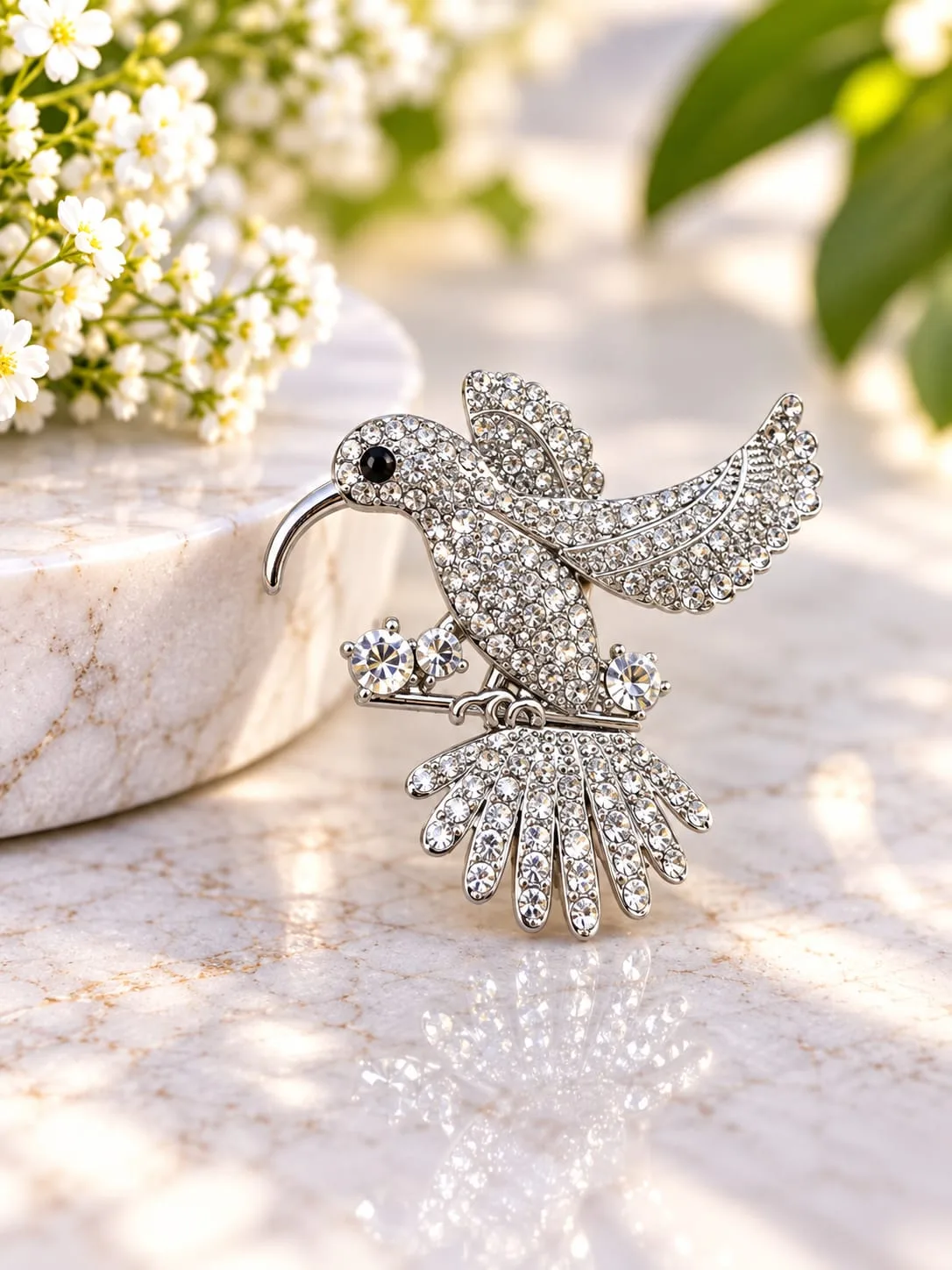 Prendedor de Colibrí con Strass Plateado