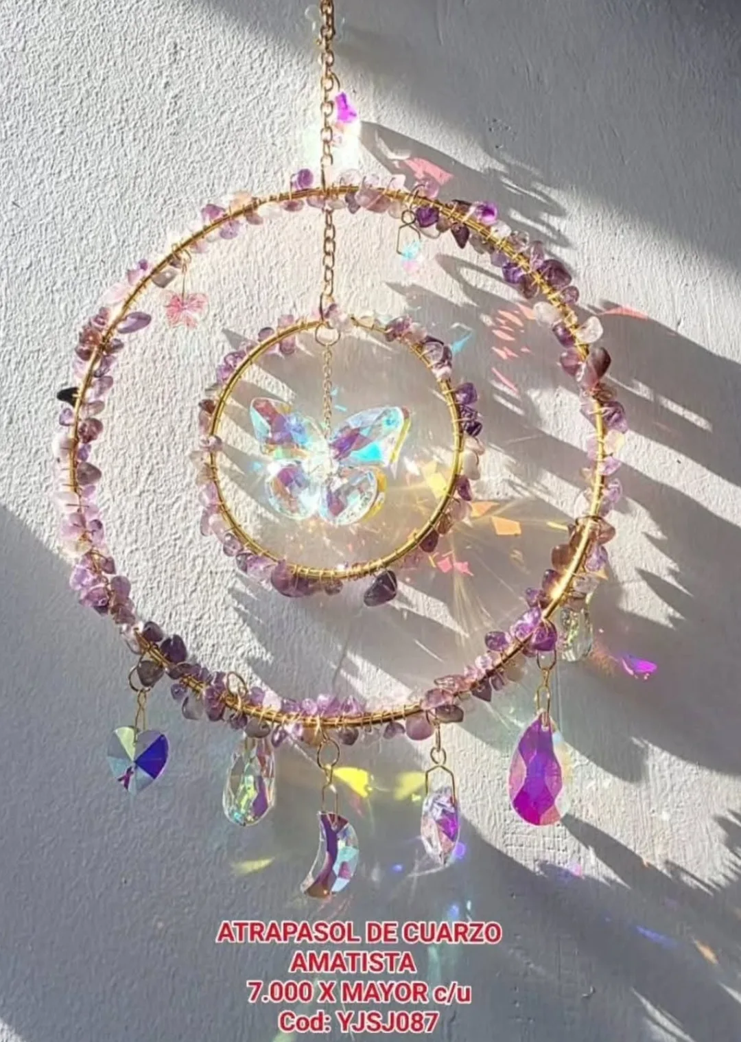 Atrapasoles Holístico Doble Aro en Cuarzo Amatista con Mariposa de Cristal Iridiscente, Lunas y Corazones