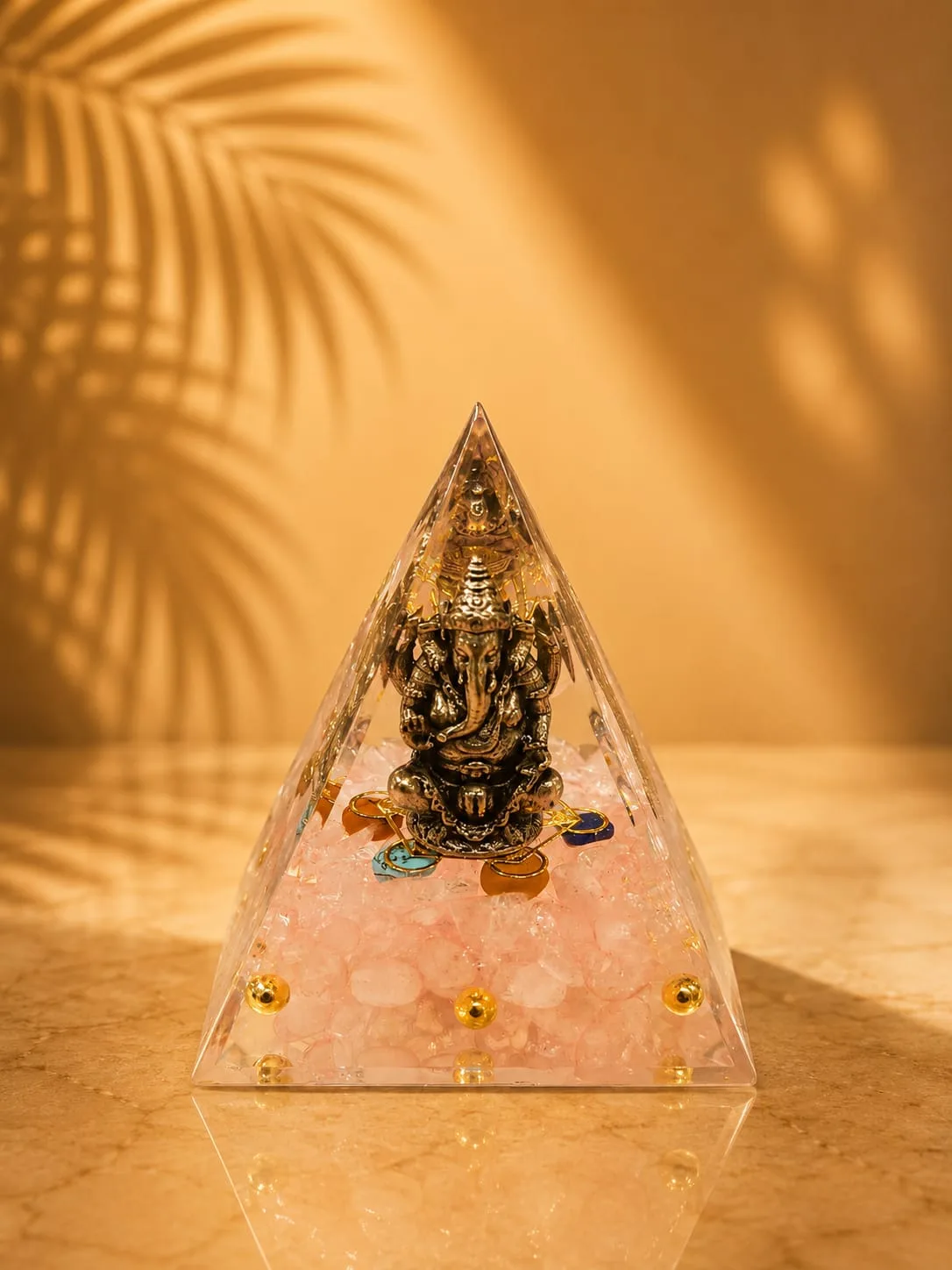 Pirámide de Orgonita o Orgón - Ganesha - cuarzo rosa (Ganesha plateado)
