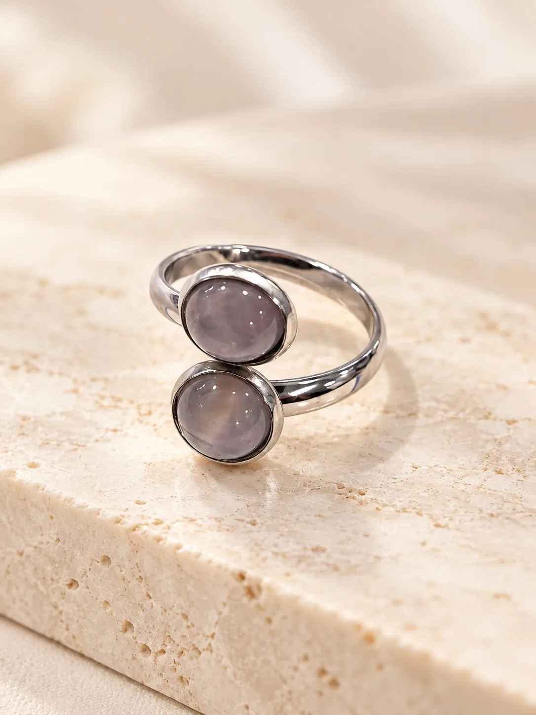 Anillo Ajustable de Acero Quirúrgico Cuarzo Rosado