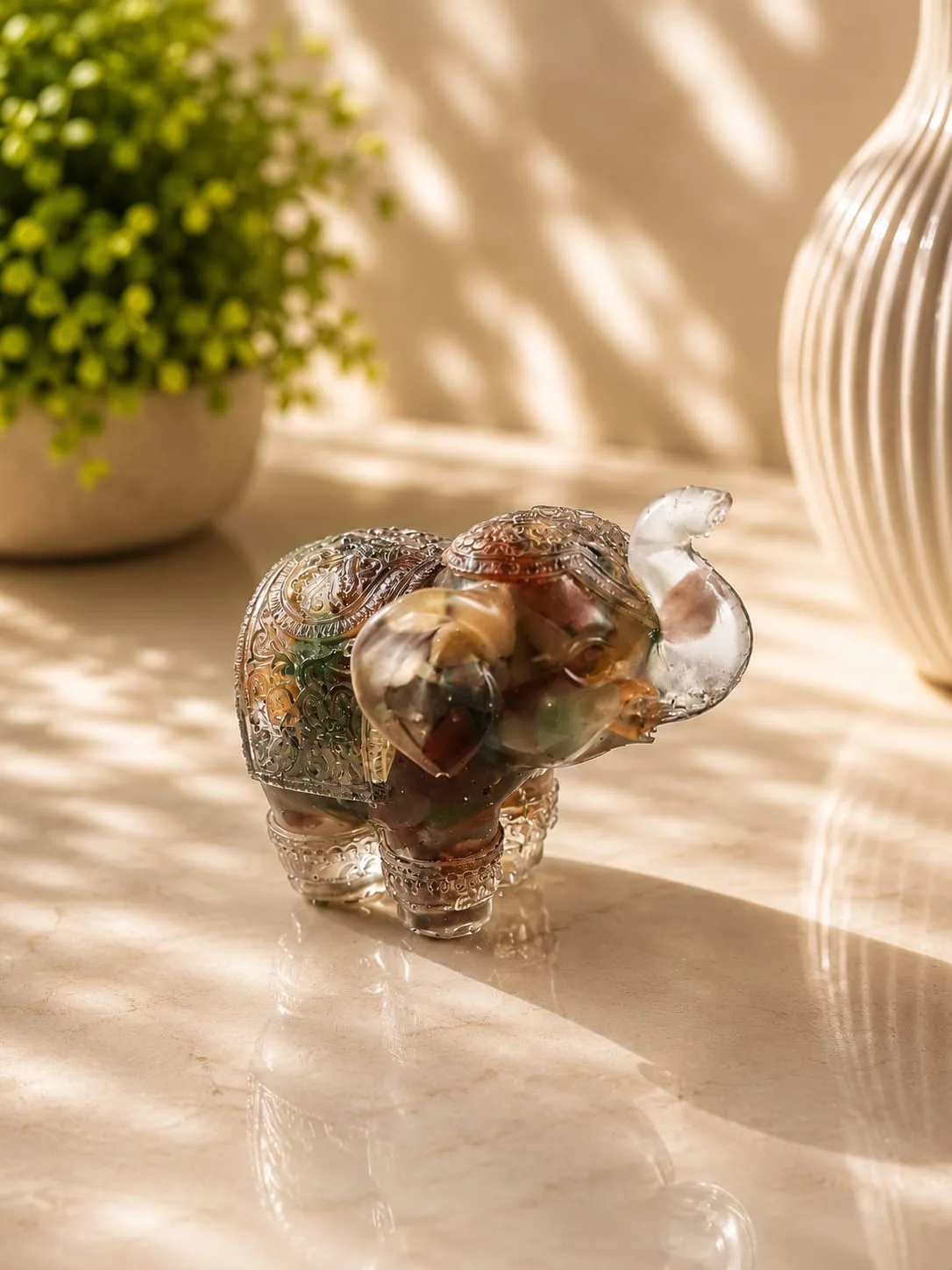 Elefante de Resina con Cuarzo Molido - Multicolor