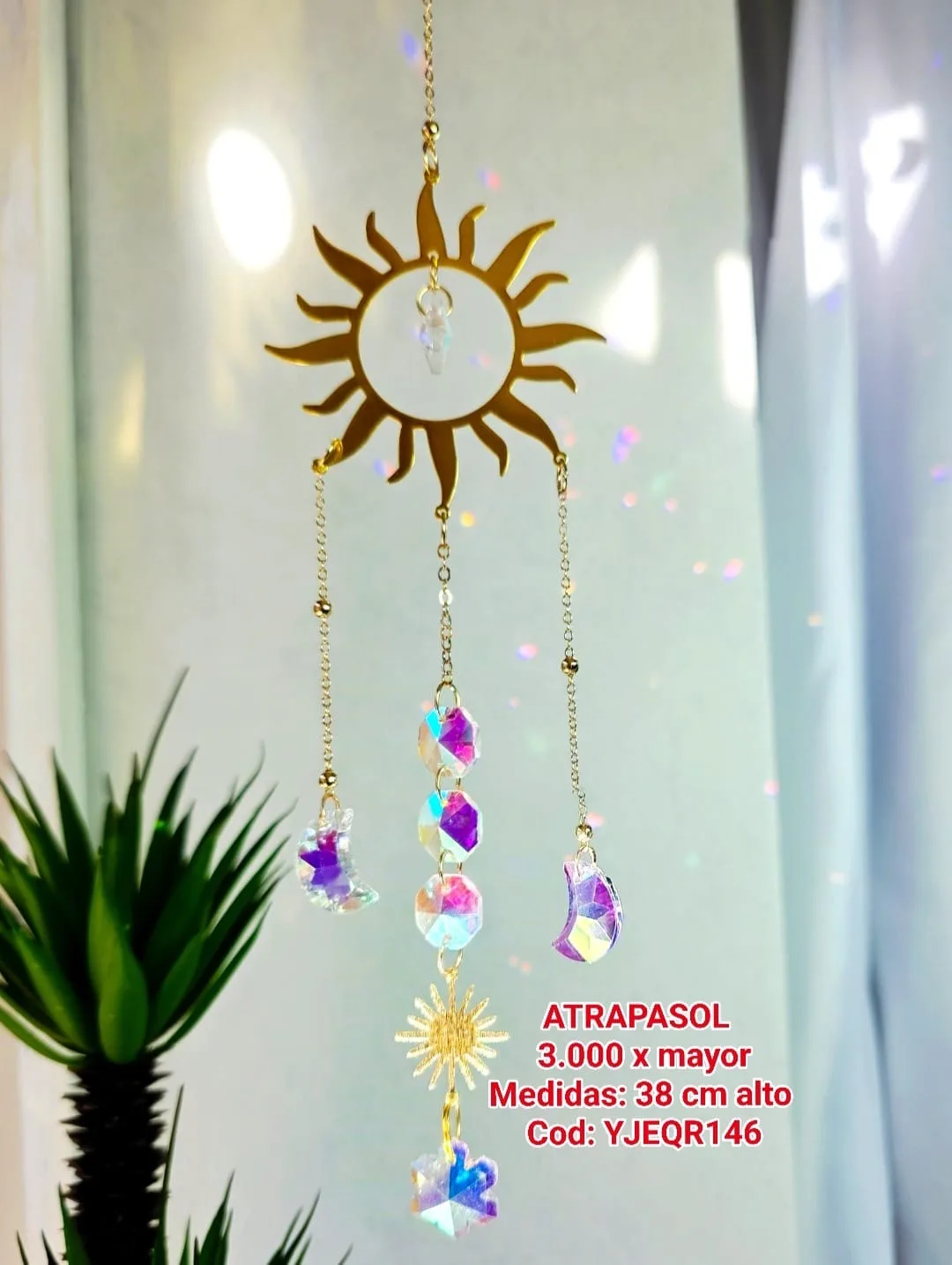 Atrapasoles Celestial Sol Radiante con Cascada de Cristales Facetados, Lunas y Estrella