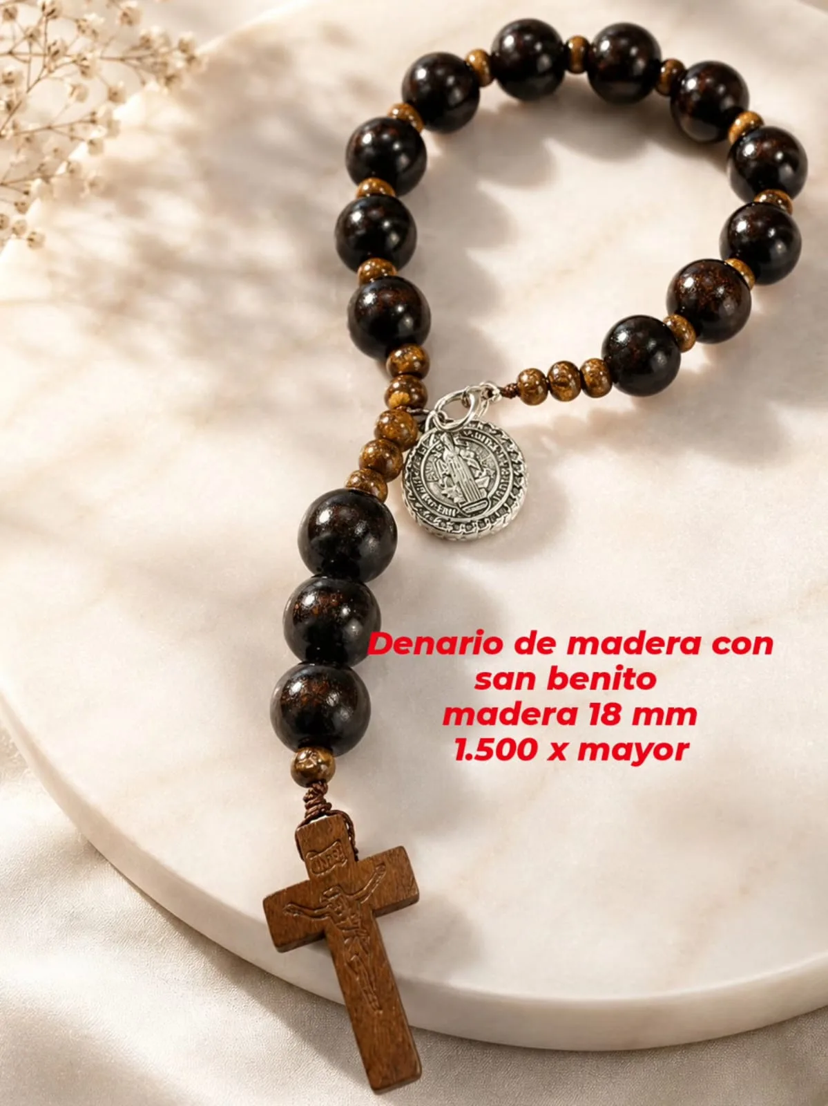 Denario de madera con san benito