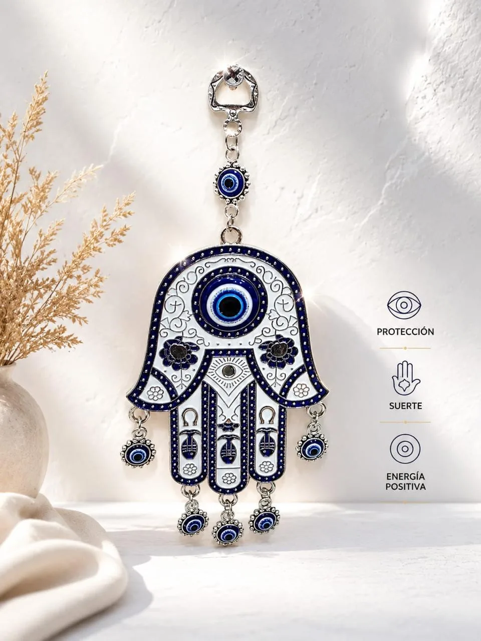 Colgante Mano de Fátima Blanca y Azul con Campanitas